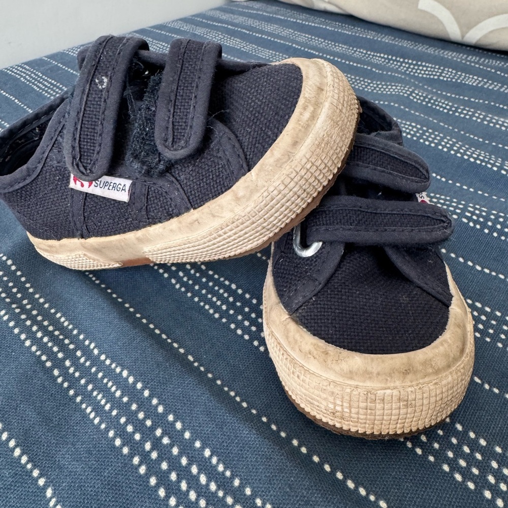 Superga size 7 toddler shoes